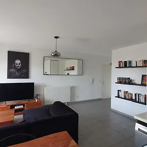 https://appartement-3-pices-terrasse.fr-provencehotel.com